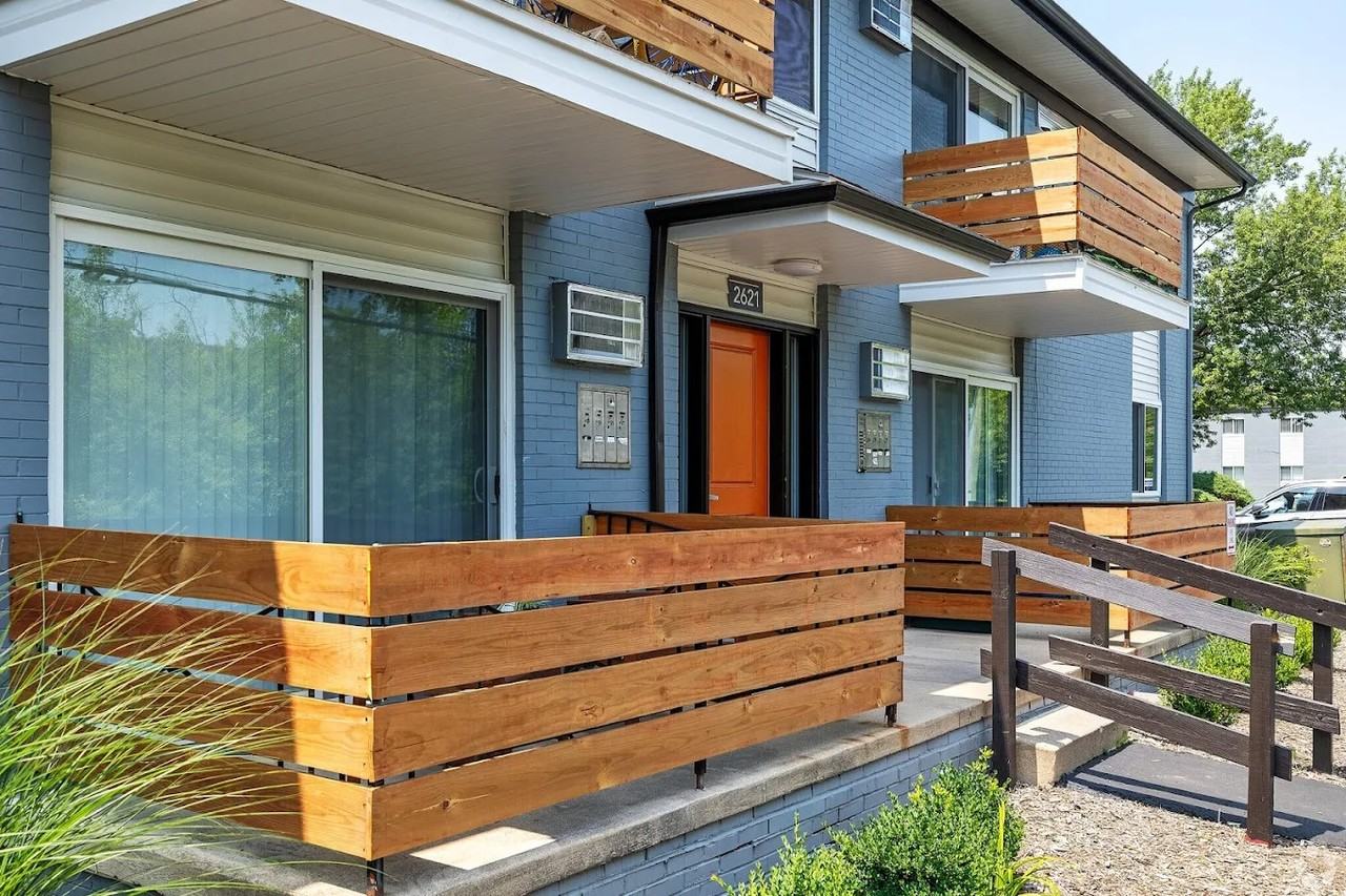 Arbor Haus Apartments - Photo 3 of 28