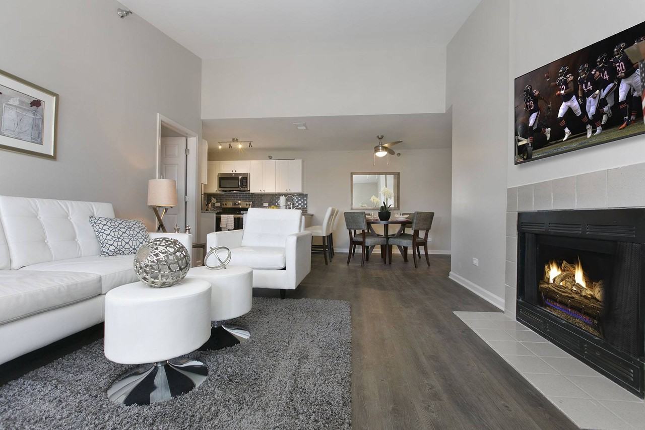 Hawthorn at Oakhurst - Photo 2 of 28