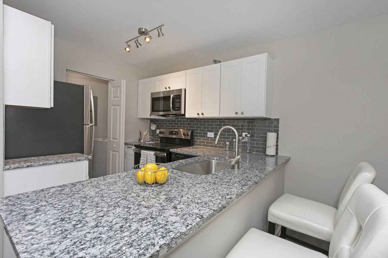 Hawthorn at Oakhurst - Photo 4 of 28