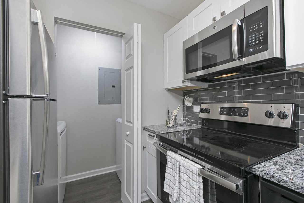 Hawthorn at Oakhurst - Photo 5 of 28