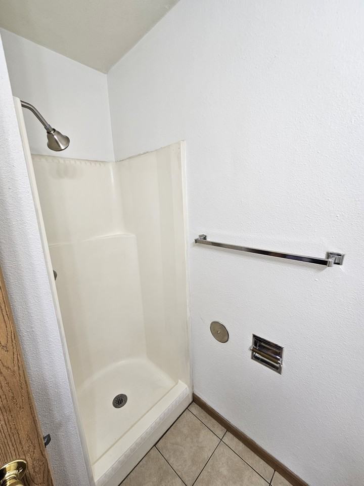 2222 32nd St S #18 - Photo 7 of 11