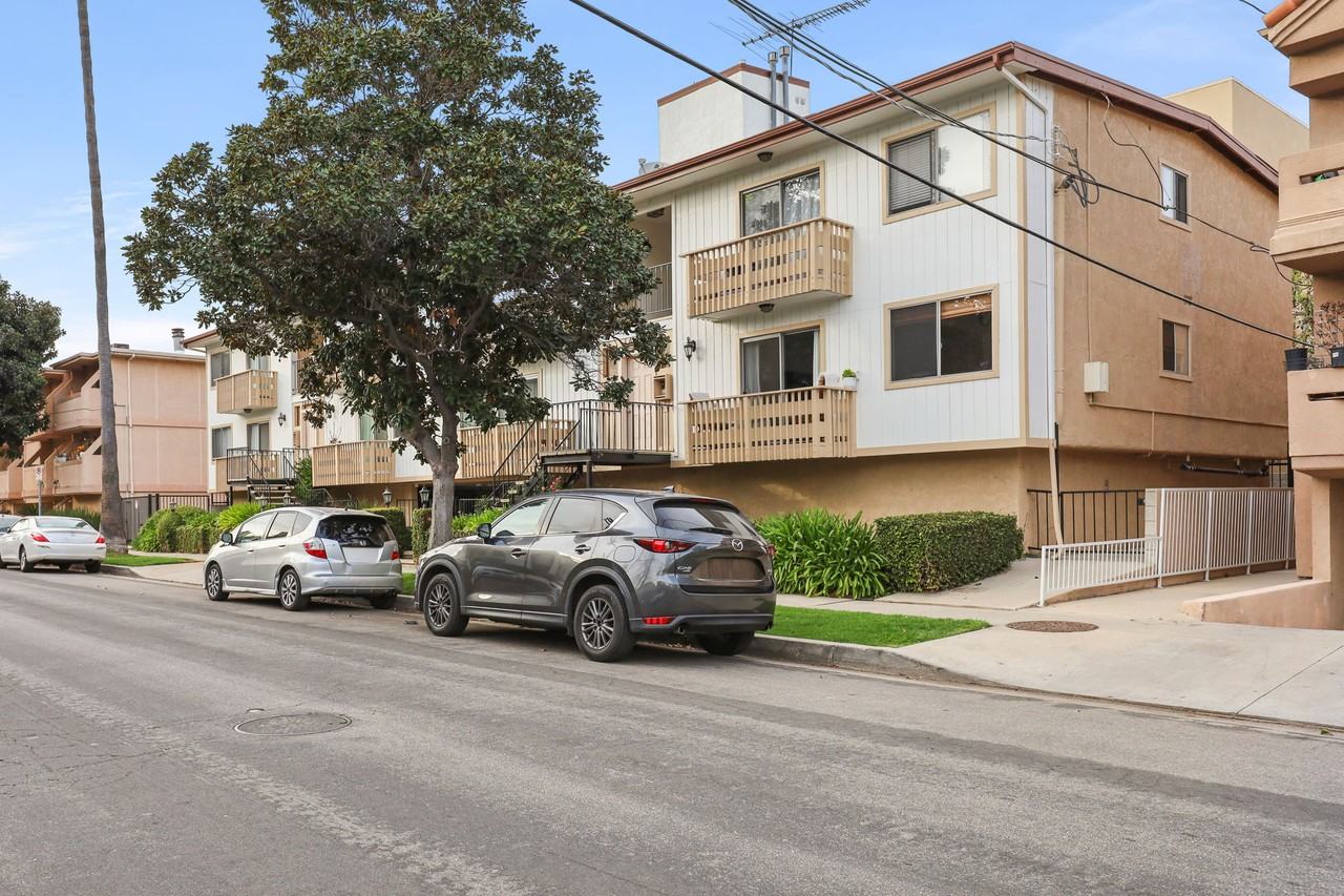 14005 Milbank St #4 - Photo 4 of 32