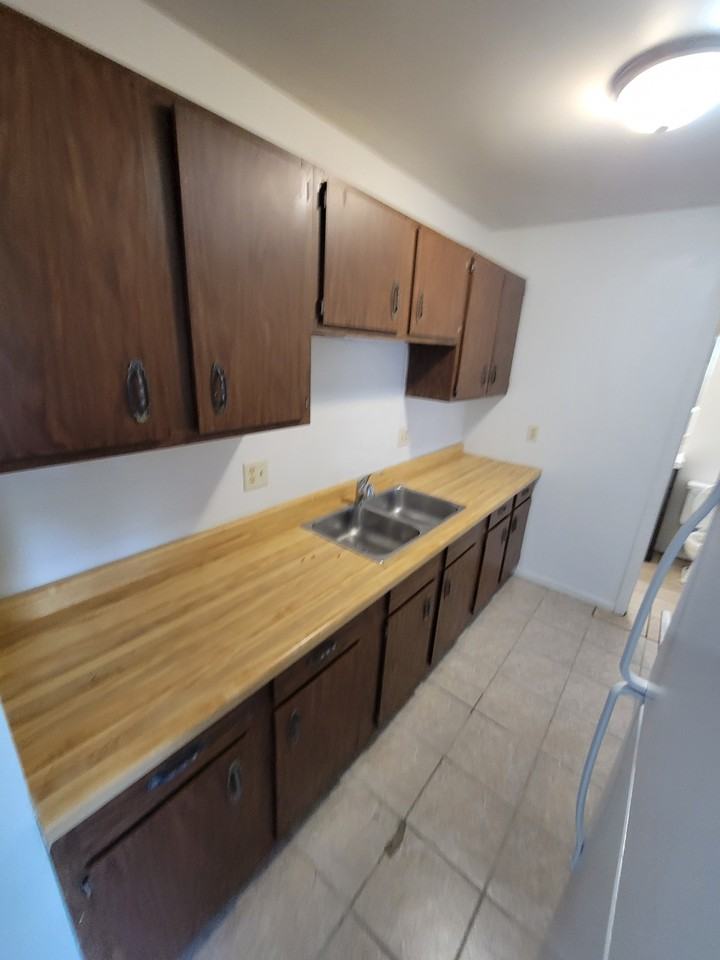 919 Gould St #15 - Photo 4 of 11