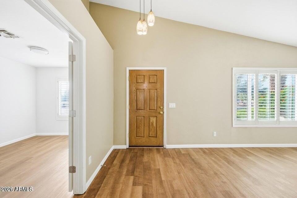 460 E Arabian Dr - Photo 6 of 26