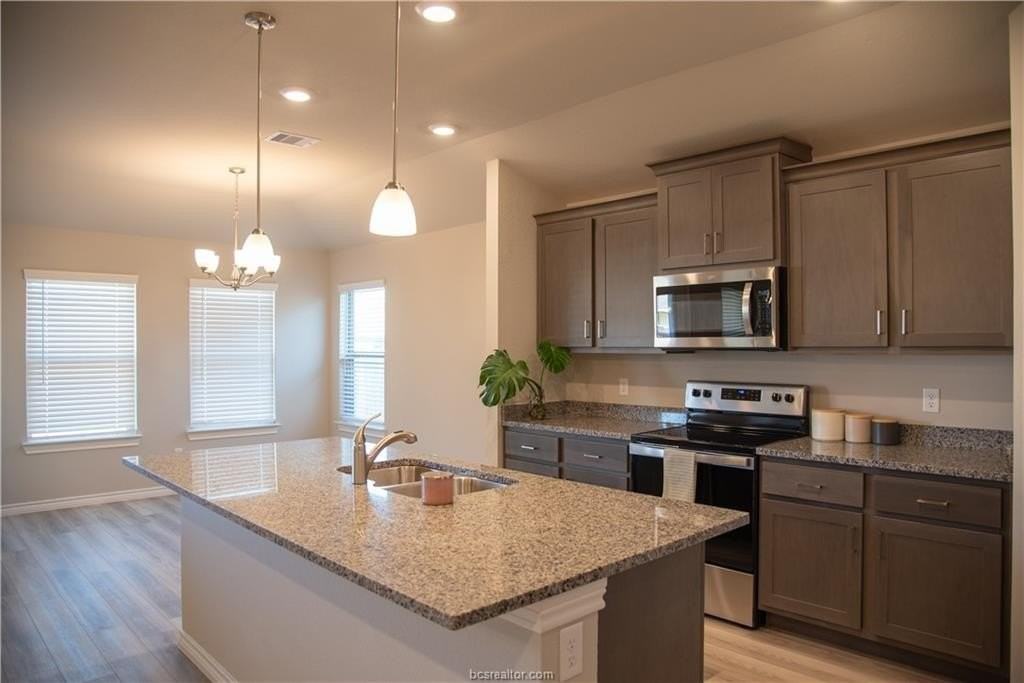 2145 Chief St - Photo 4 of 22