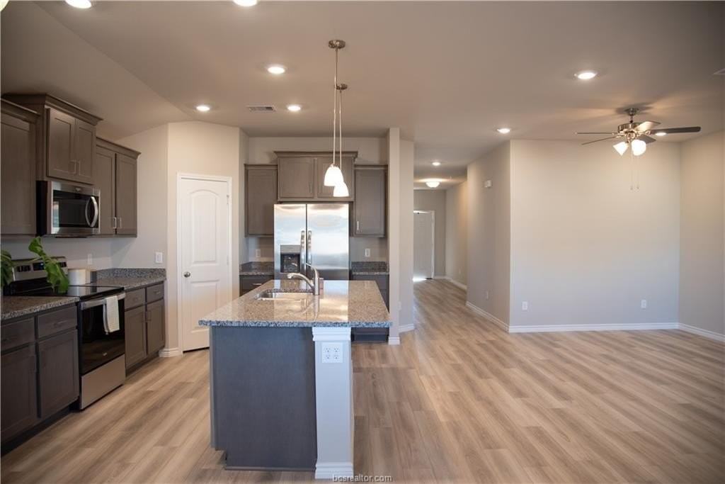 2145 Chief St - Photo 5 of 22