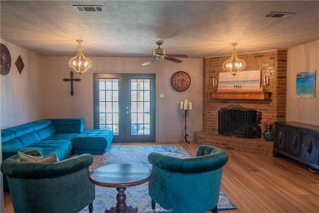 4508 Littleton Ct - Photo 4 of 24