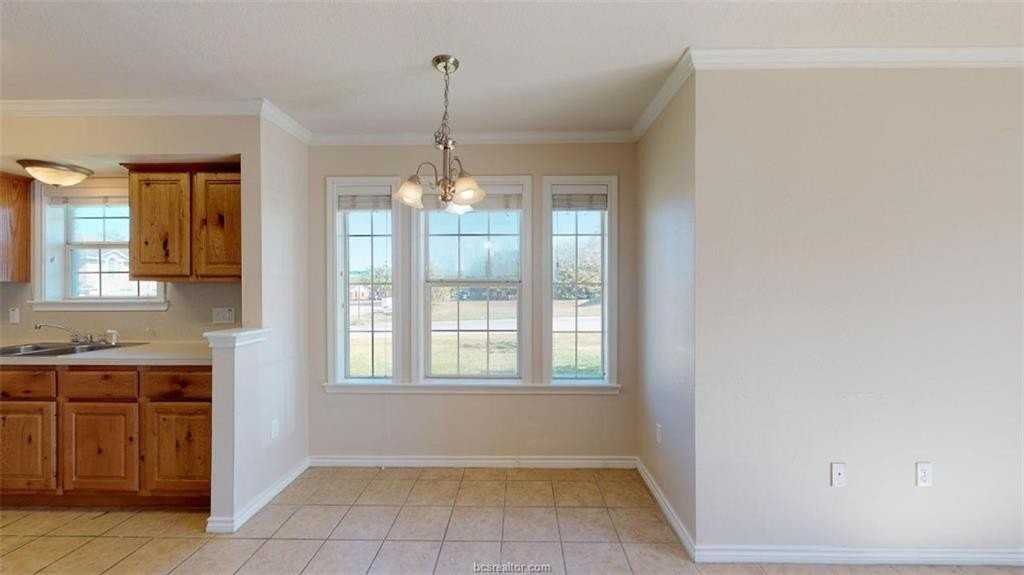 2318 Cornell Dr - Photo 7 of 33