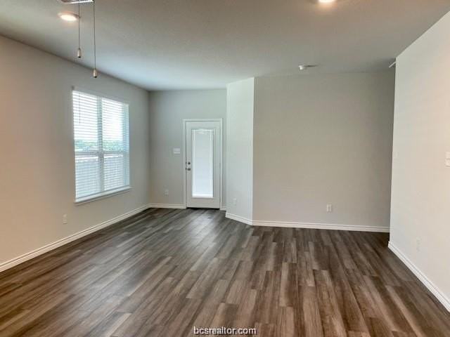 1312 Mcqueeny Dr - Photo 7 of 26