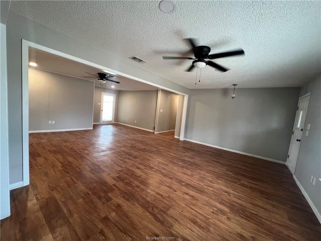 410 Fairway Dr - Photo 3 of 30