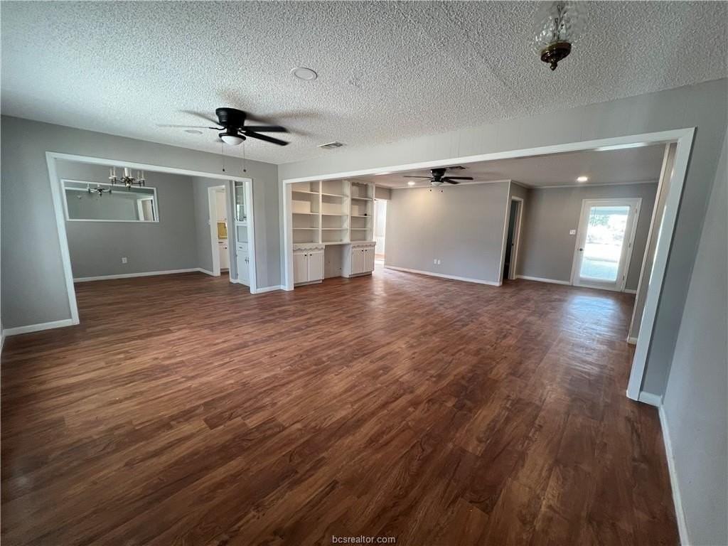 410 Fairway Dr - Photo 4 of 30