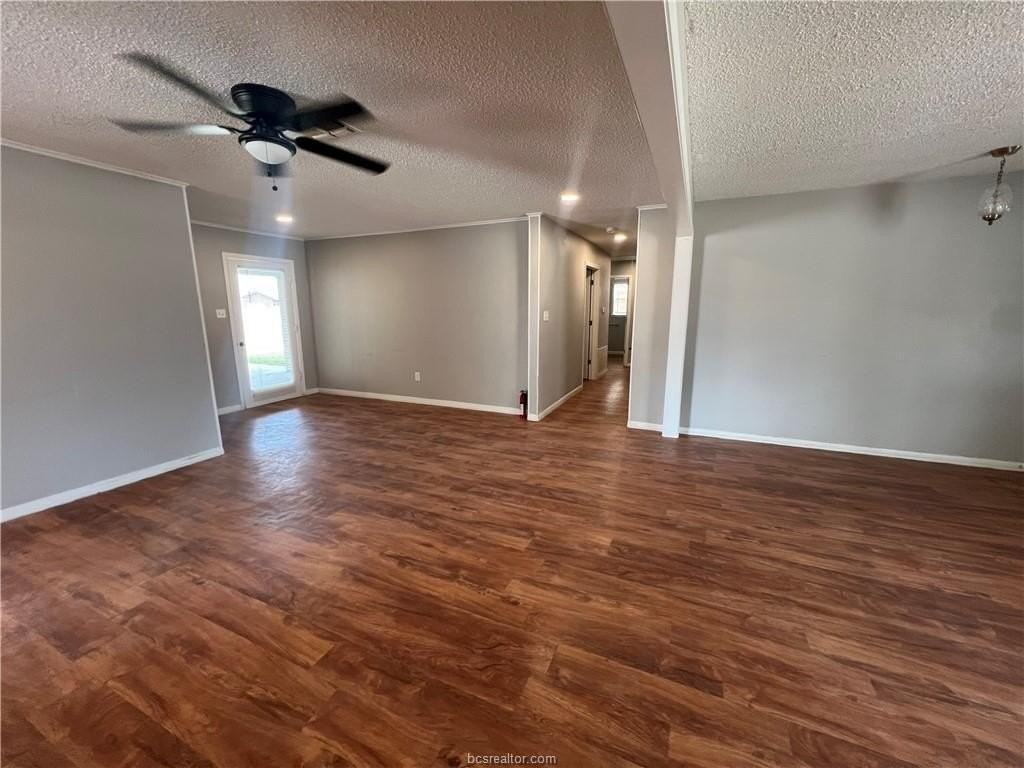 410 Fairway Dr - Photo 6 of 30