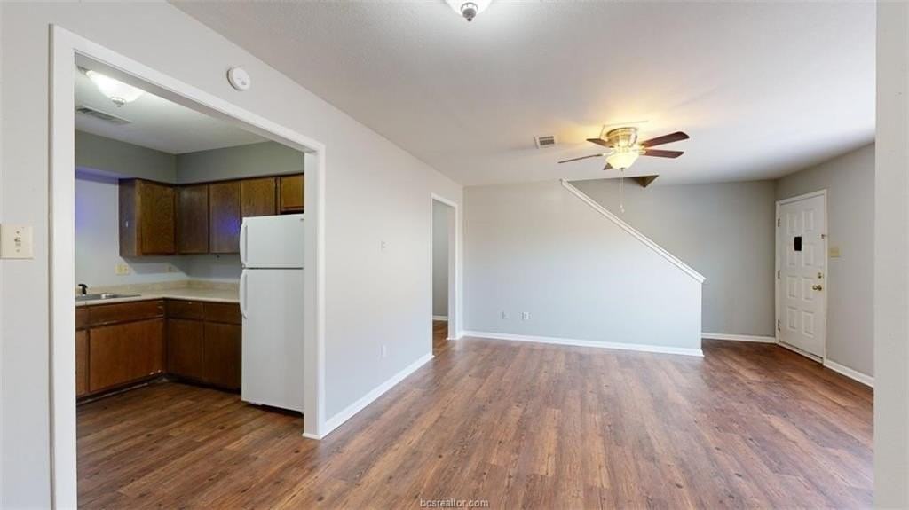 2803 Longmire Dr Apt B - Photo 5 of 26