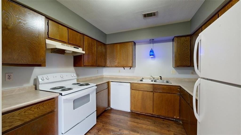 2803 Longmire Dr Apt B - Photo 7 of 26