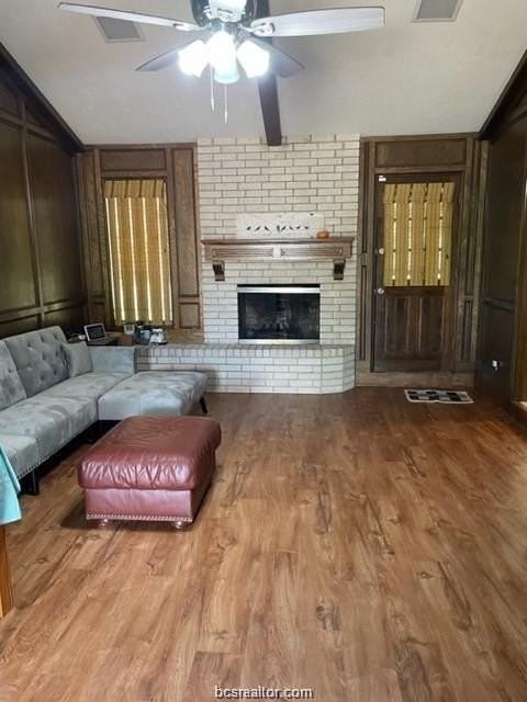 1403 Todd Trl - Photo 2 of 18