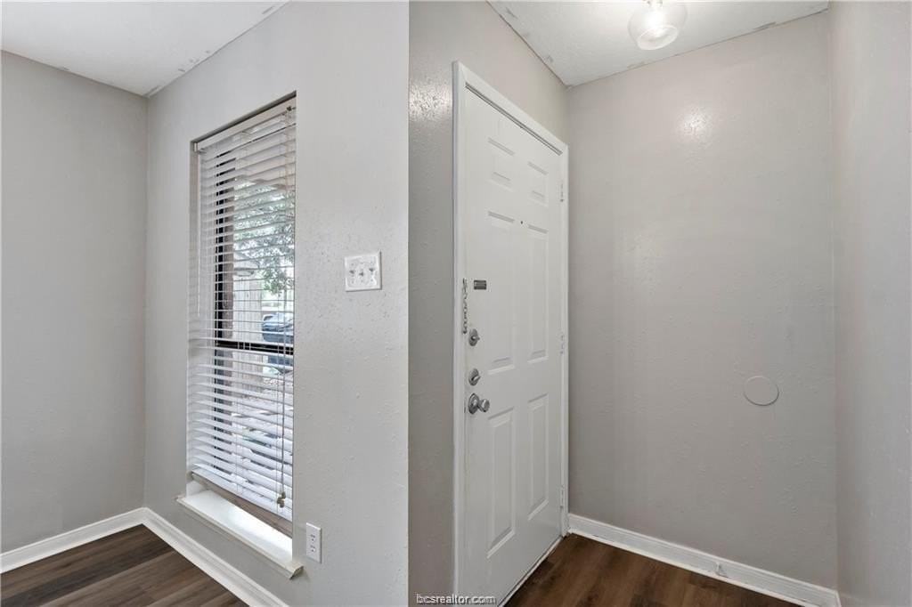 616 Cross Timbers Dr - Photo 4 of 23