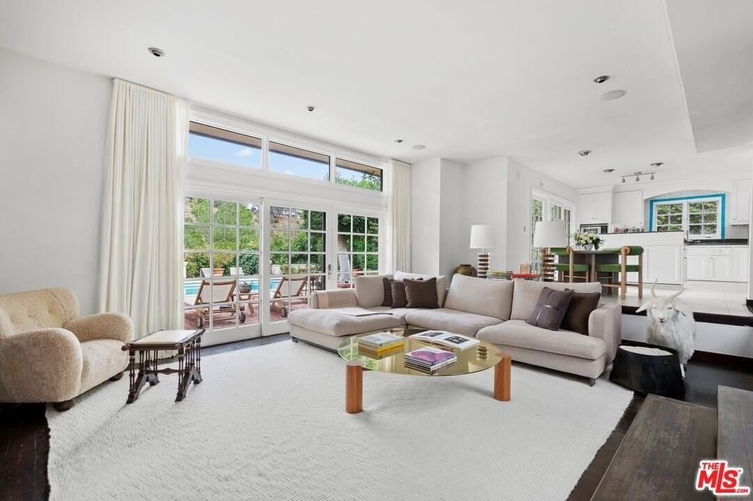 10216 Cielo Dr - Photo 4 of 40