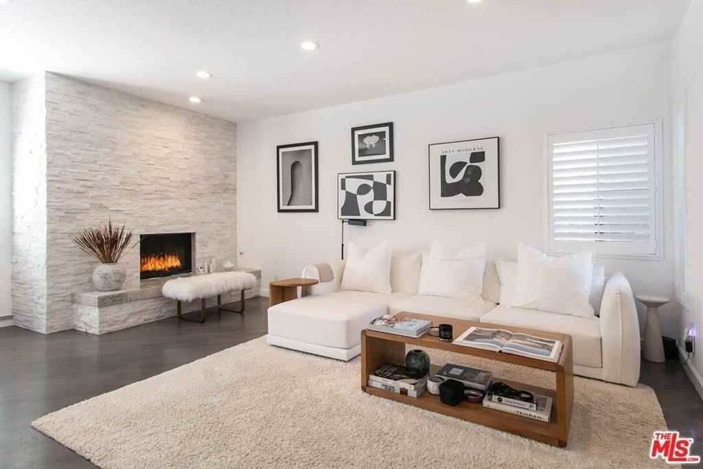 831 Westbourne Dr - Photo 3 of 19