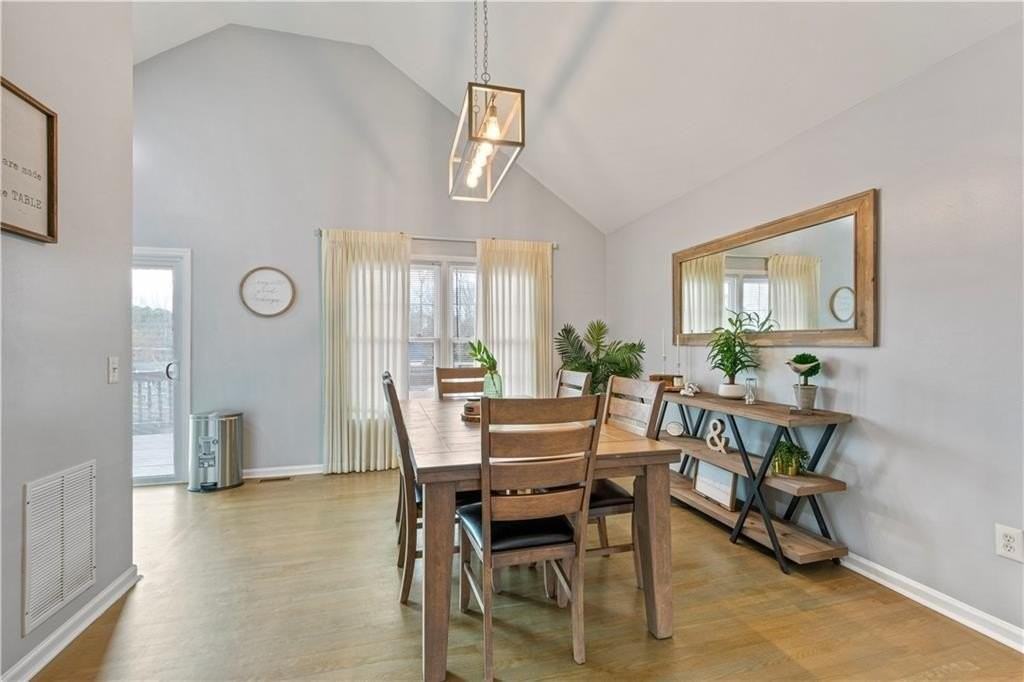 2437 Pondside Pl Ne - Photo 7 of 37