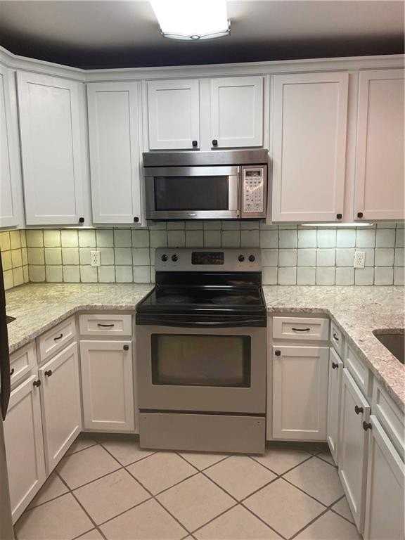 102 Bainbridge Dr - Photo 3 of 4