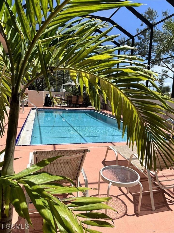 5255 Coronado Pkwy Apt 2 #2 - Photo 7 of 40