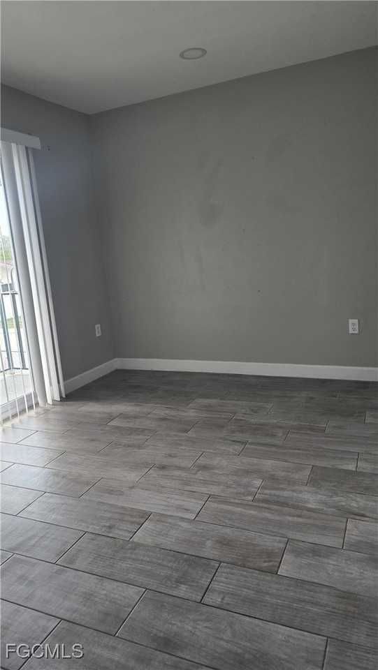 4952 Vincennes St - Photo 5 of 8