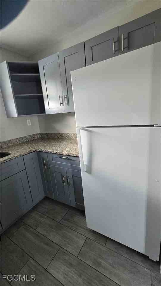 4952 Vincennes St - Photo 6 of 8