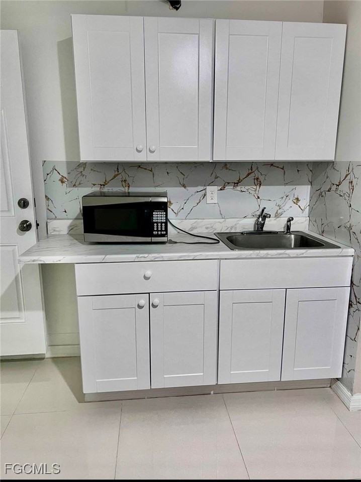 2209 2211 Park Road - Photo 4 of 7