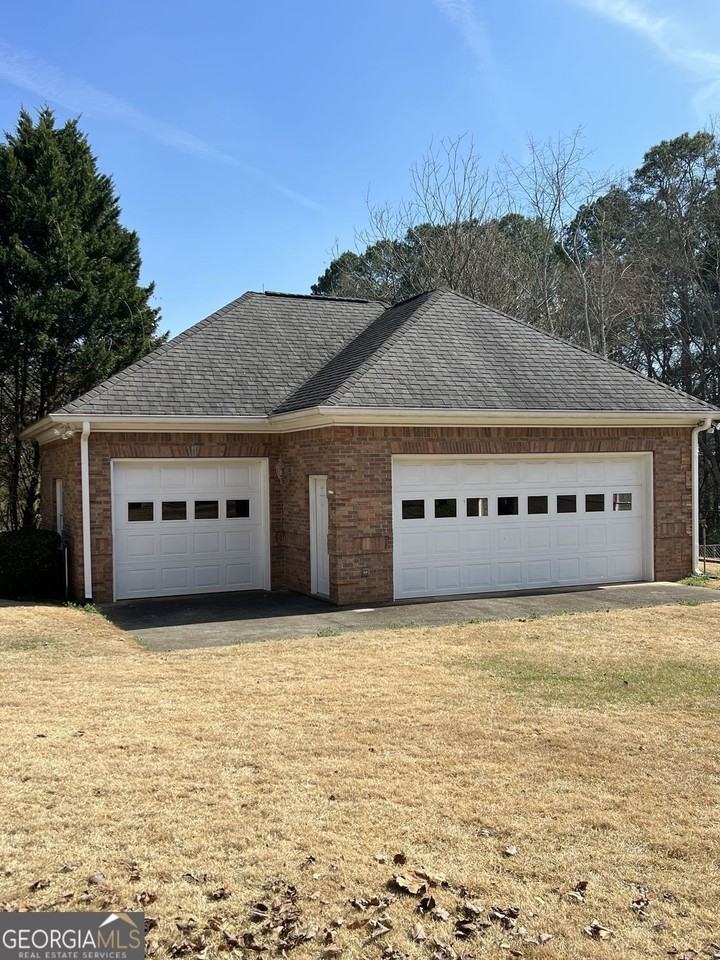 678 Verney Dr - Photo 7 of 46