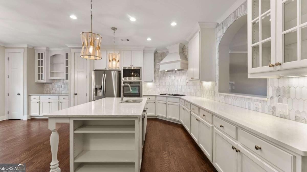 183 Fowler St - Photo 6 of 42