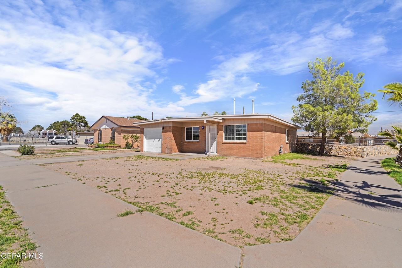 9109 Morelia Rd - Photo 2 of 28