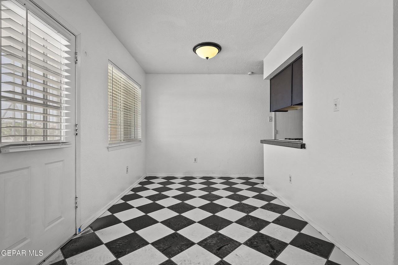 9109 Morelia Rd - Photo 5 of 28