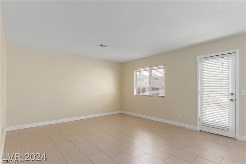 9424 Deer Lodge Ln - Photo 7 of 23