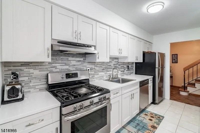 606 Robin Rd - Photo 3 of 15