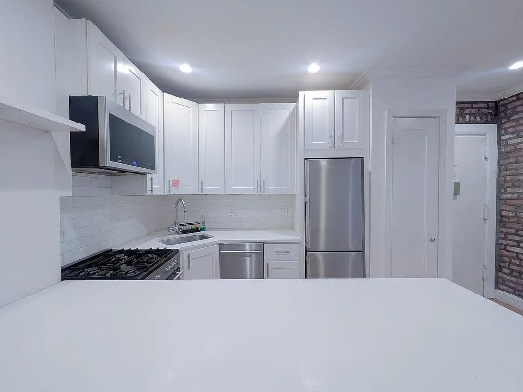 97 Seaman Ave #5D - Photo 4 of 6