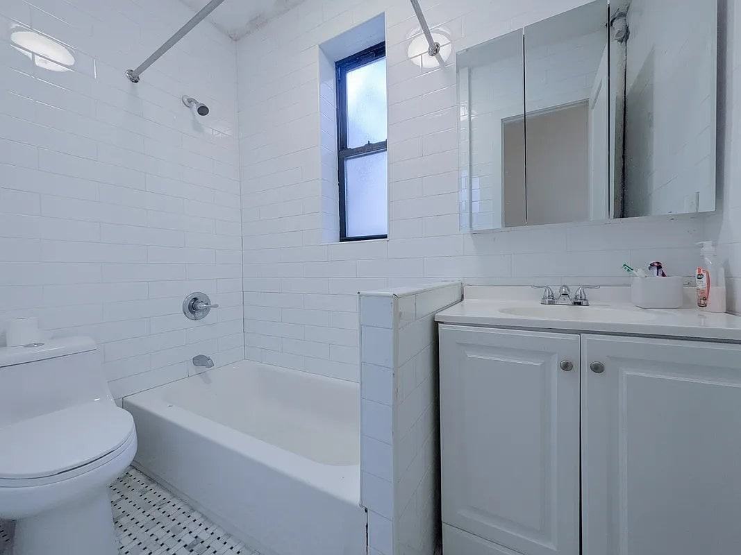 97 Seaman Ave #5D - Photo 6 of 6