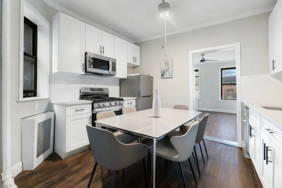 242 Mulberry St #18 - Photo 3 of 4