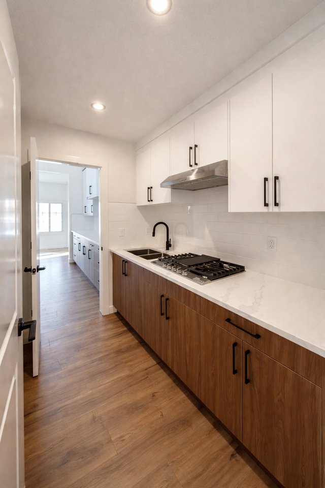 4 Bed | 3 Bath Brand New House – Edgemont, Edmonton, AB - Photo 5 of 21