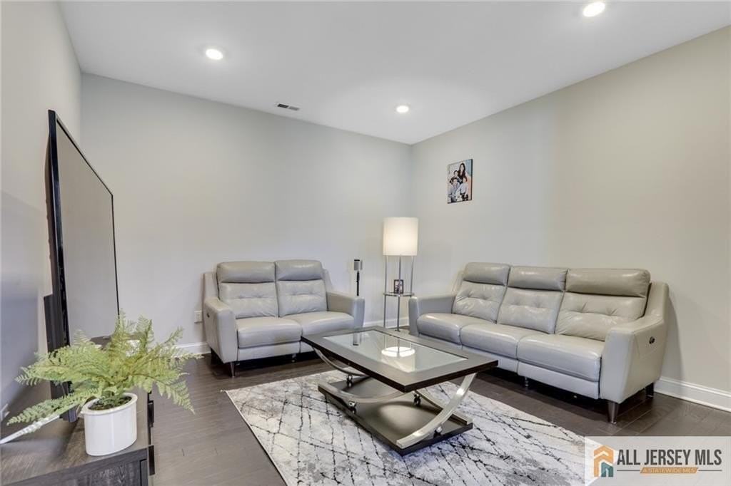 1 Lafayette Way - Photo 6 of 30