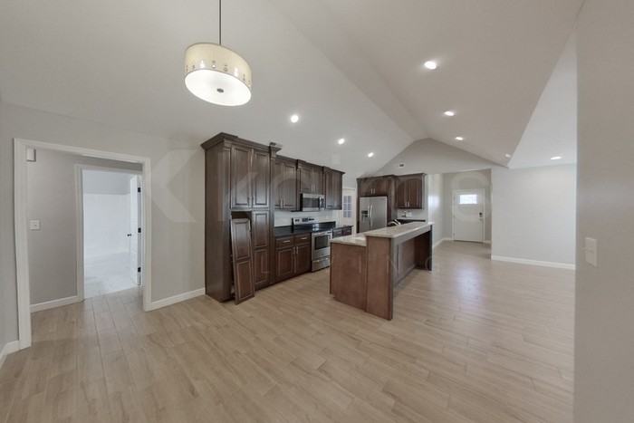 101 Lyn Ln - Photo 5 of 21