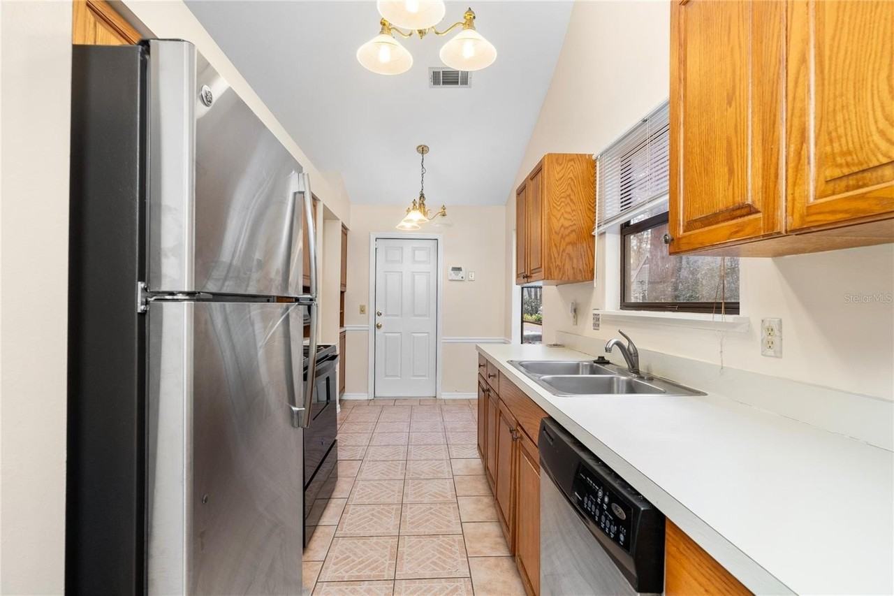 4545 Sw 84th Dr - Photo 5 of 20