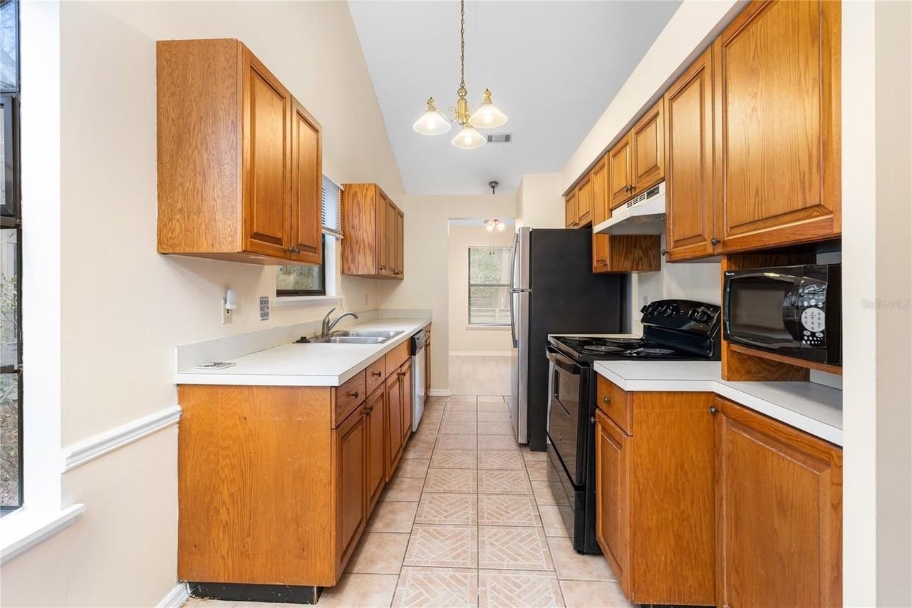 4545 Sw 84th Dr - Photo 6 of 20