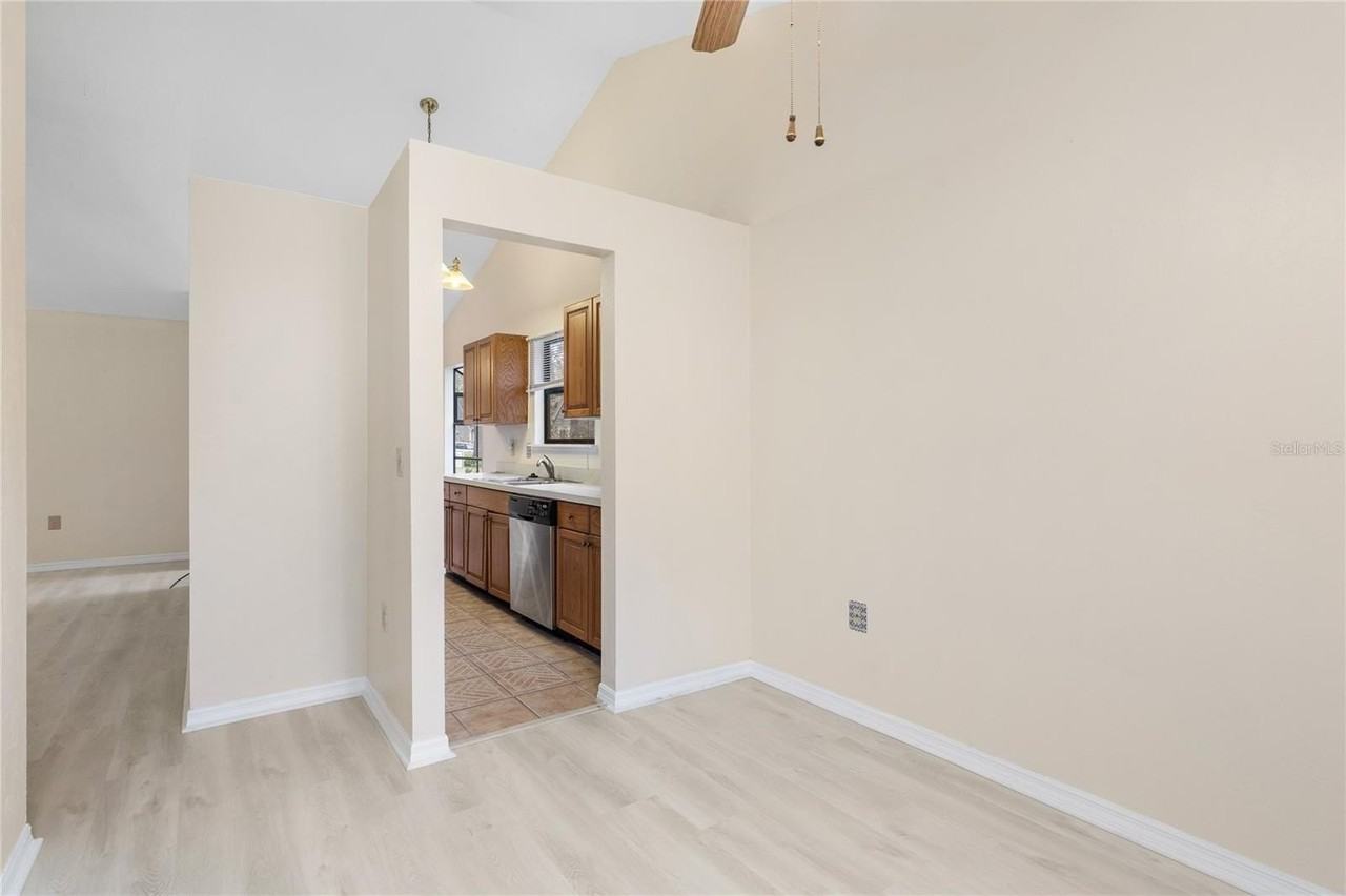 4545 Sw 84th Dr - Photo 7 of 20