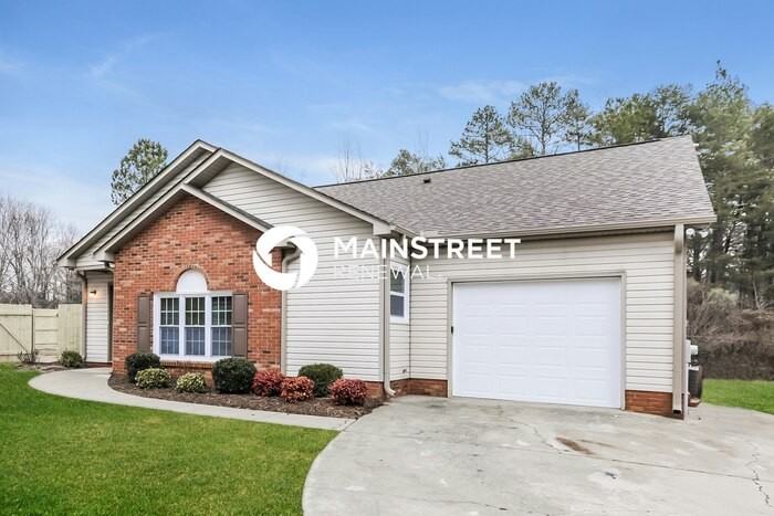 2927 Faircroft Way - Photo 3 of 16