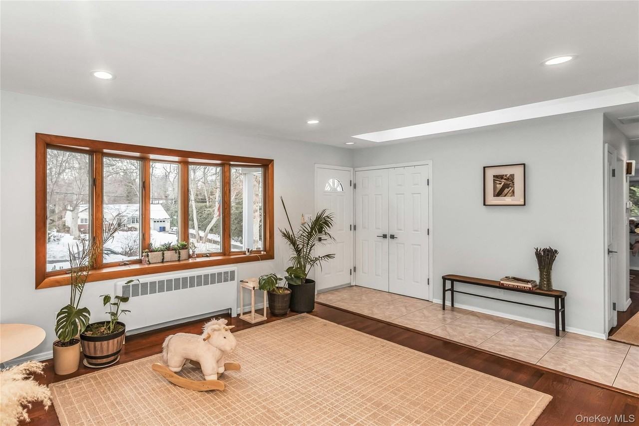 88 Burton Ln - Photo 4 of 19