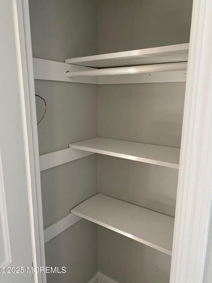 20 Oldfield Pl - Photo 7 of 11