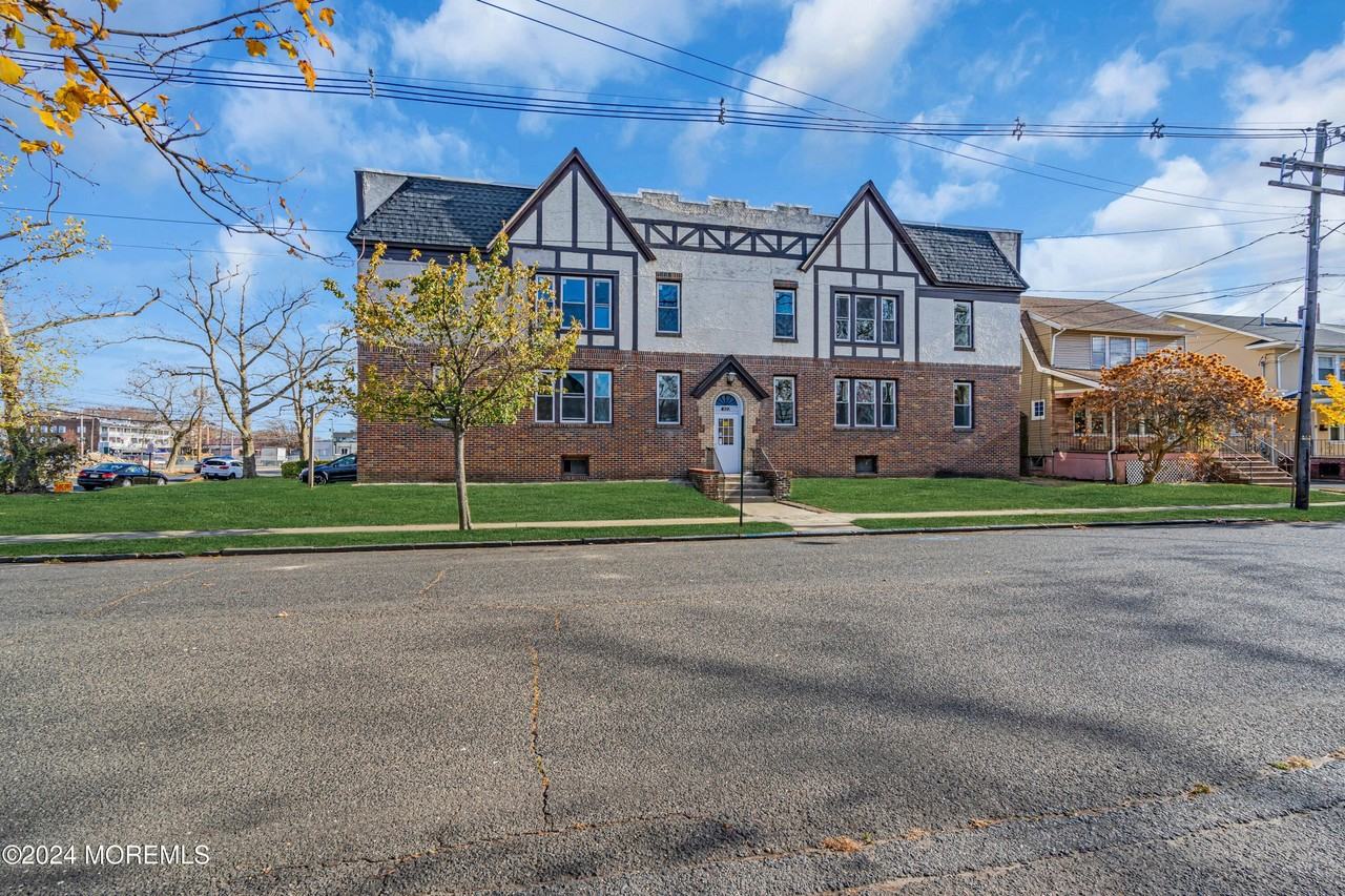 922 4th Ave Apt 3b - Photo 3 of 18