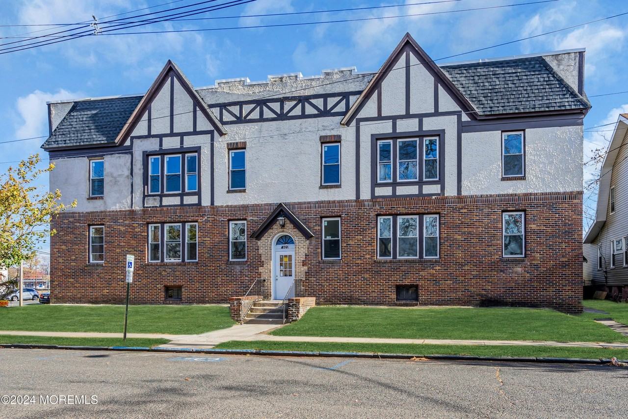 922 4th Ave Apt 3b - Photo 4 of 18