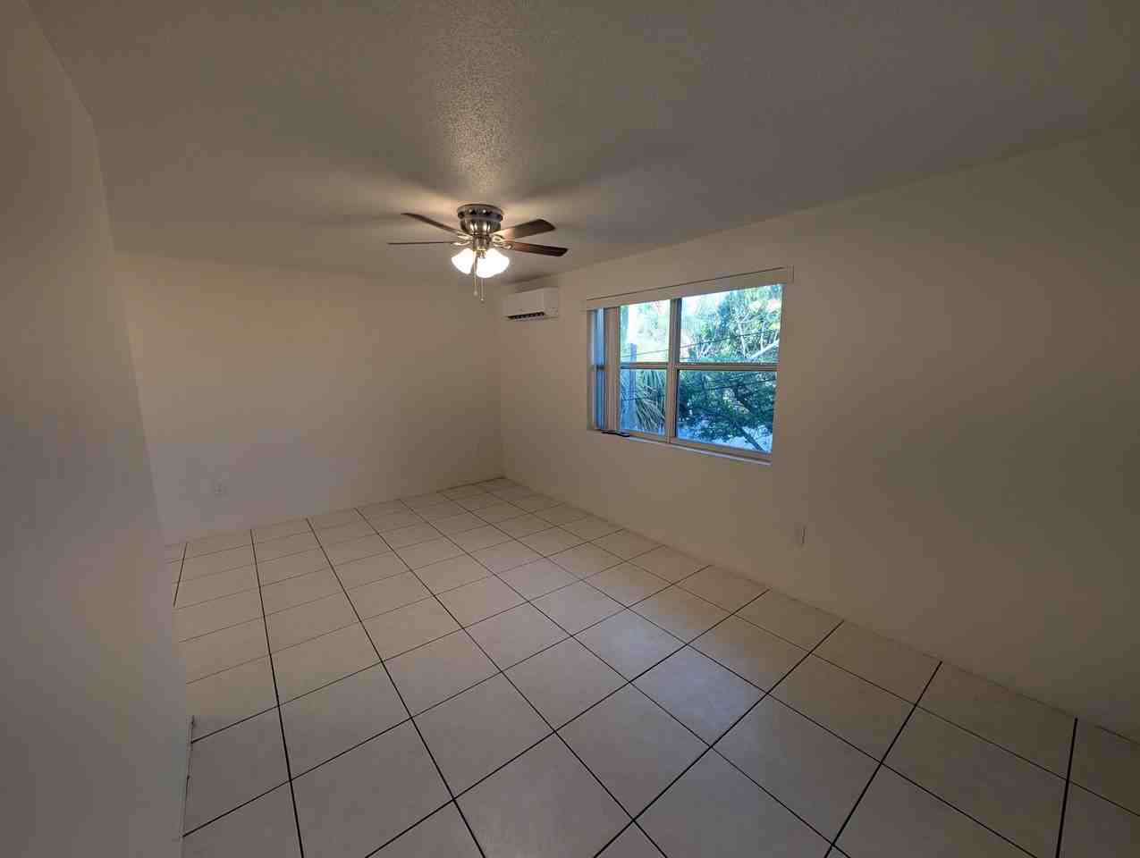 116 South Coates Street #12 - Photo 6 of 24