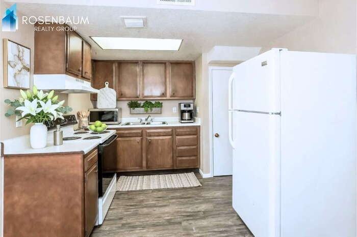 905 S Ash Ave #1 - Photo 2 of 6